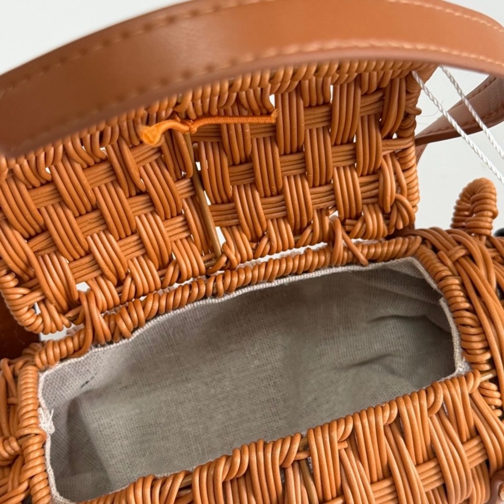 Tommy Bahama Wicker Woven Crocodile Shaped  Bag Handbag New NWT - Picture 7 of 14